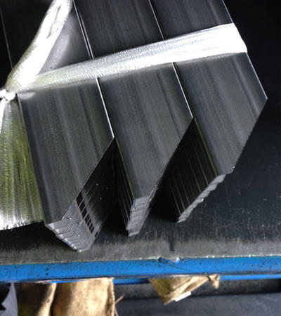 22-鉄角パイプ　Cカット