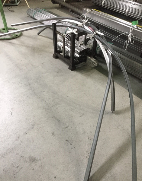 108-角パイプ32ｘ32ｘ1.6のＬ曲げ芯1595Ｒ