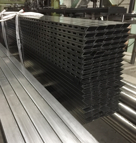 139-STKM　25ｘ12ｘ1.6　S1のスリットパイプ