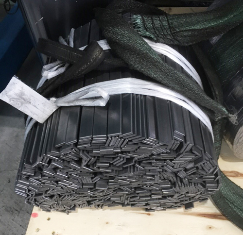 159-平線（酸洗・角が丸いもの）4ｘ19　切断加工