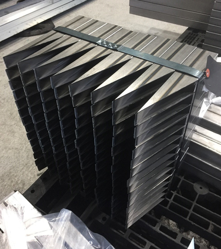 200-スチール鋼管　STKMRK　40ｘ25ｘ1.2　18°の鋭角度切断